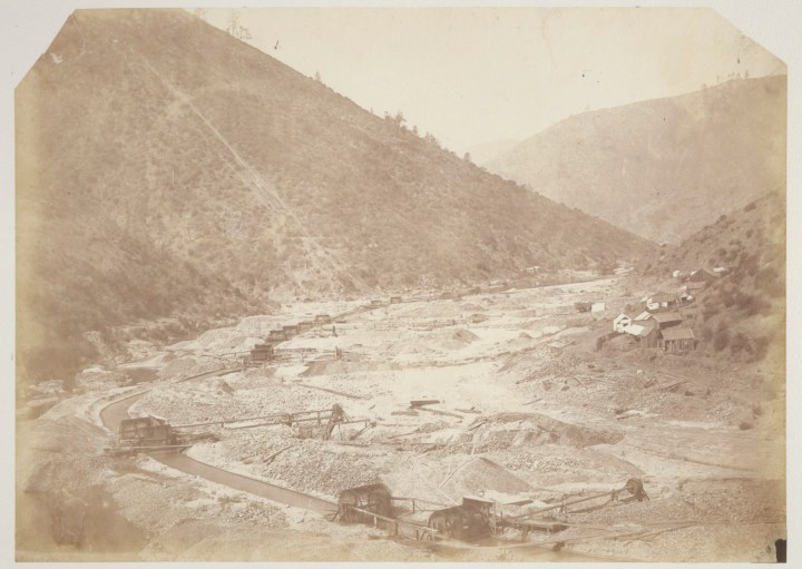 fig_5_WeedPovertyBar